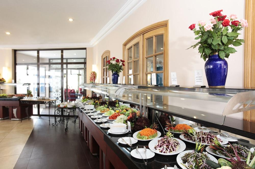 Tui Suneo Kenzi Europa Agadir Luaran gambar A buffet at a hotel