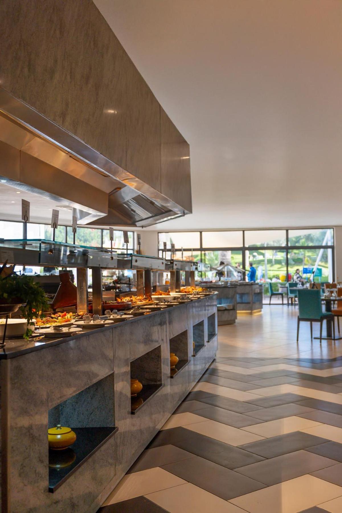 Tui Suneo Kenzi Europa Agadir Luaran gambar The buffet at the hotel